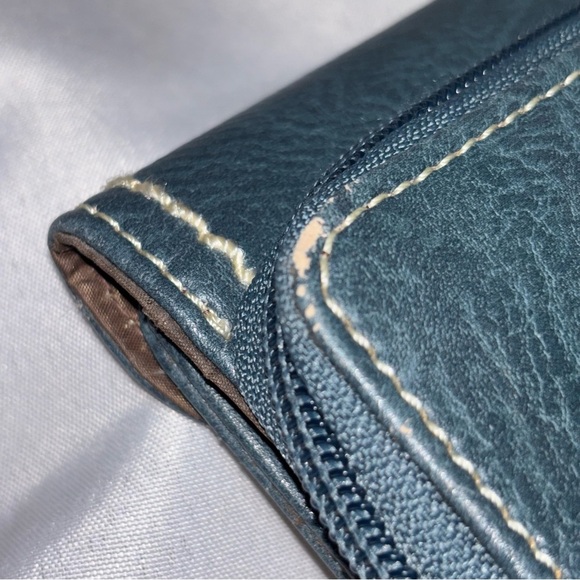 b.o.c. Born Concepts Women's Amherst Deluxe Wallet Teal with Buckle - Picture 6 of 8
